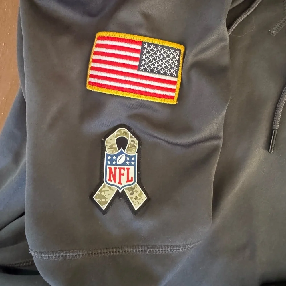Pittsburgh Steelers Men’s Gray Nike Salute to Service Hoodie - Small